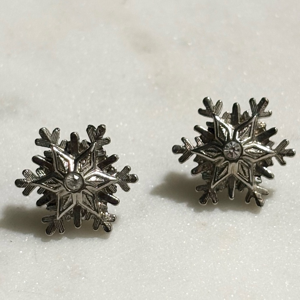 Vintage Avon Silver Tone Clear Rhinestone Snowflake Earrings